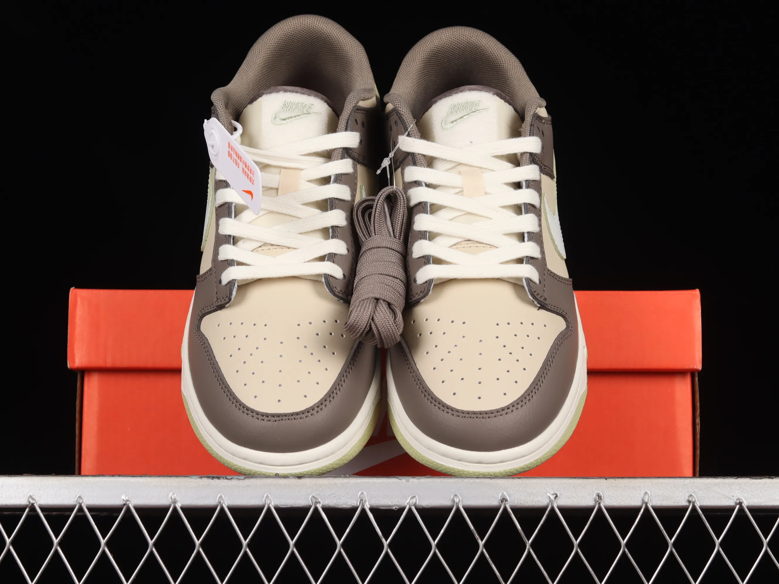 All Categories Nk SB Dunk Series Nk SB Dunk Low Low-top Sneakers N Version Nk SB Dunk Low "Khaki" Khaki Gray SB Smashed Backboard Fashion Casual Sneakers FB4960-210